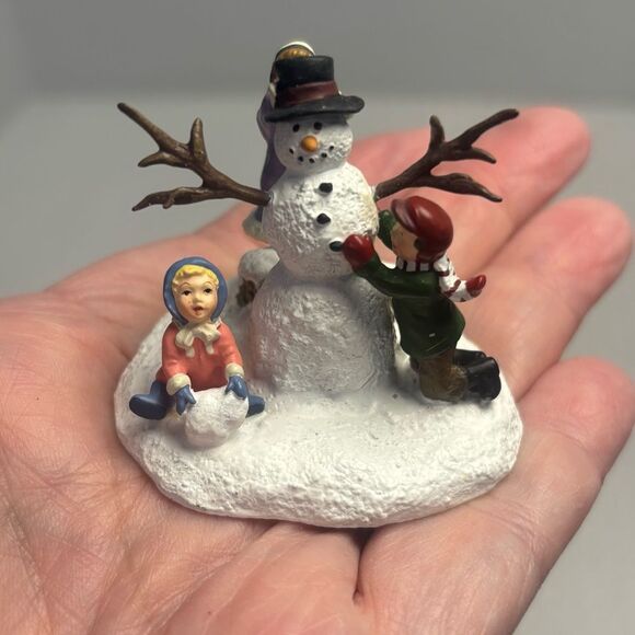 Dept 56 Seasons Bay The First Snow Figurine Vintage 1999 - Picture 7 of 7